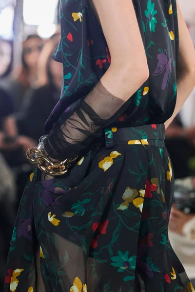 Look 34